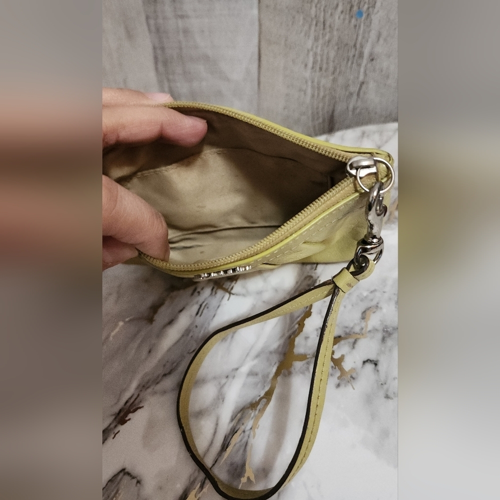 🌷Coach Light Yellow Leather Wristlet🌷 - Picture 4 of 4